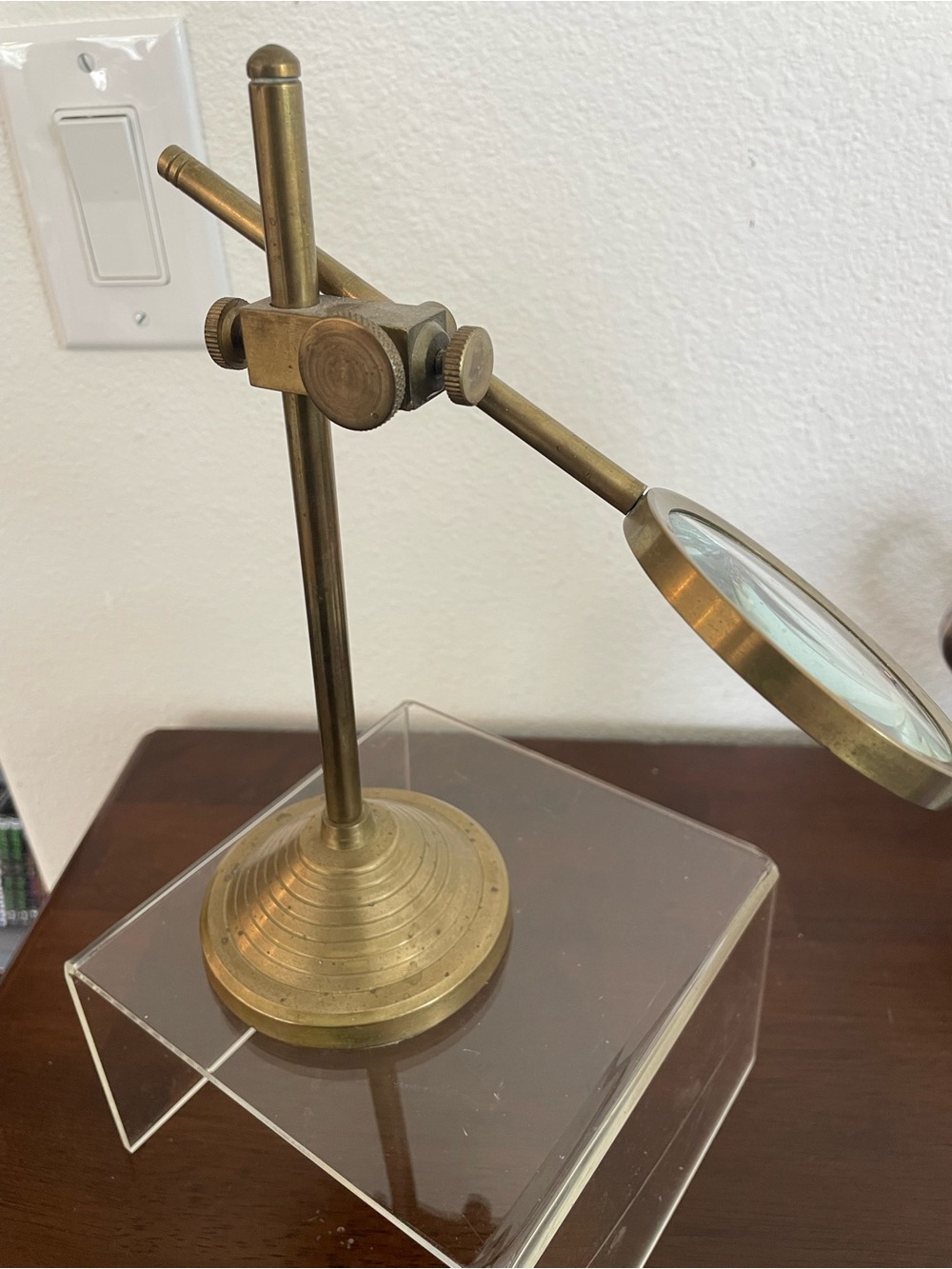 Adjustable Brass Magnifying Desk Stand - Vintage-Style